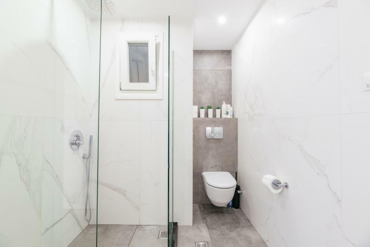 Modern White Tower Apartment テッサロニキ エクステリア 写真